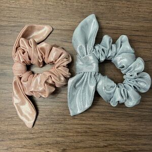 Bow scrunchies metallic gold & silver